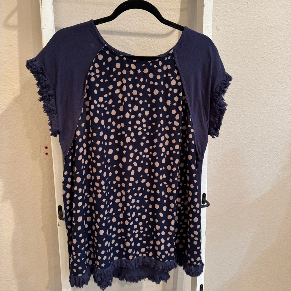 Navy & Tan Umgee Blouse
Size small (would fit a medium also)